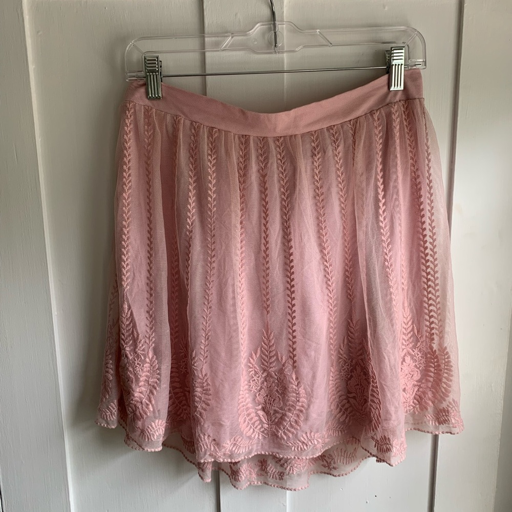 Kimchi & Blue Dusty Rose Embroidered Mesh Overlay Skirt